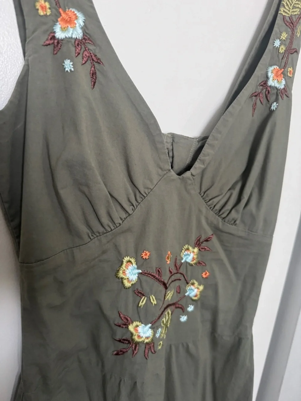 Vintage Olive Green Embroidered V-Neck Midi Dress - Picture 5 of 9